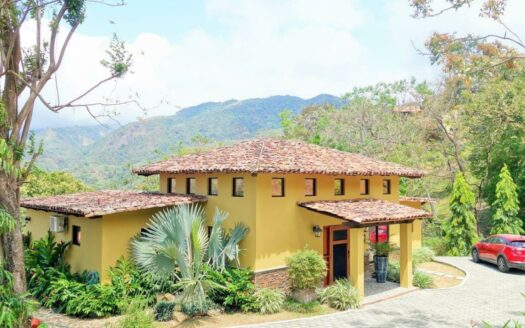 Mouuntain House For Sale Panama Altos del Maria Toscana 2