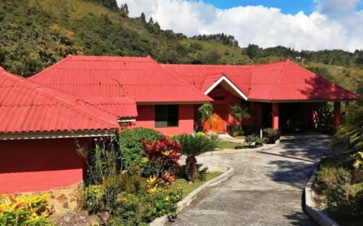 Altos del Maria Montalcino Villa mountain house for sale region panama realty 1