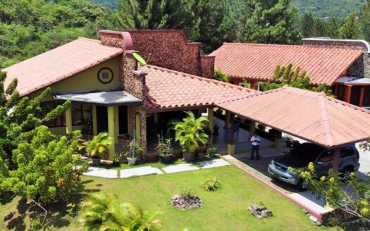 Altos del Maria Villa Granada region panama real estate panama mountain house for sale 17